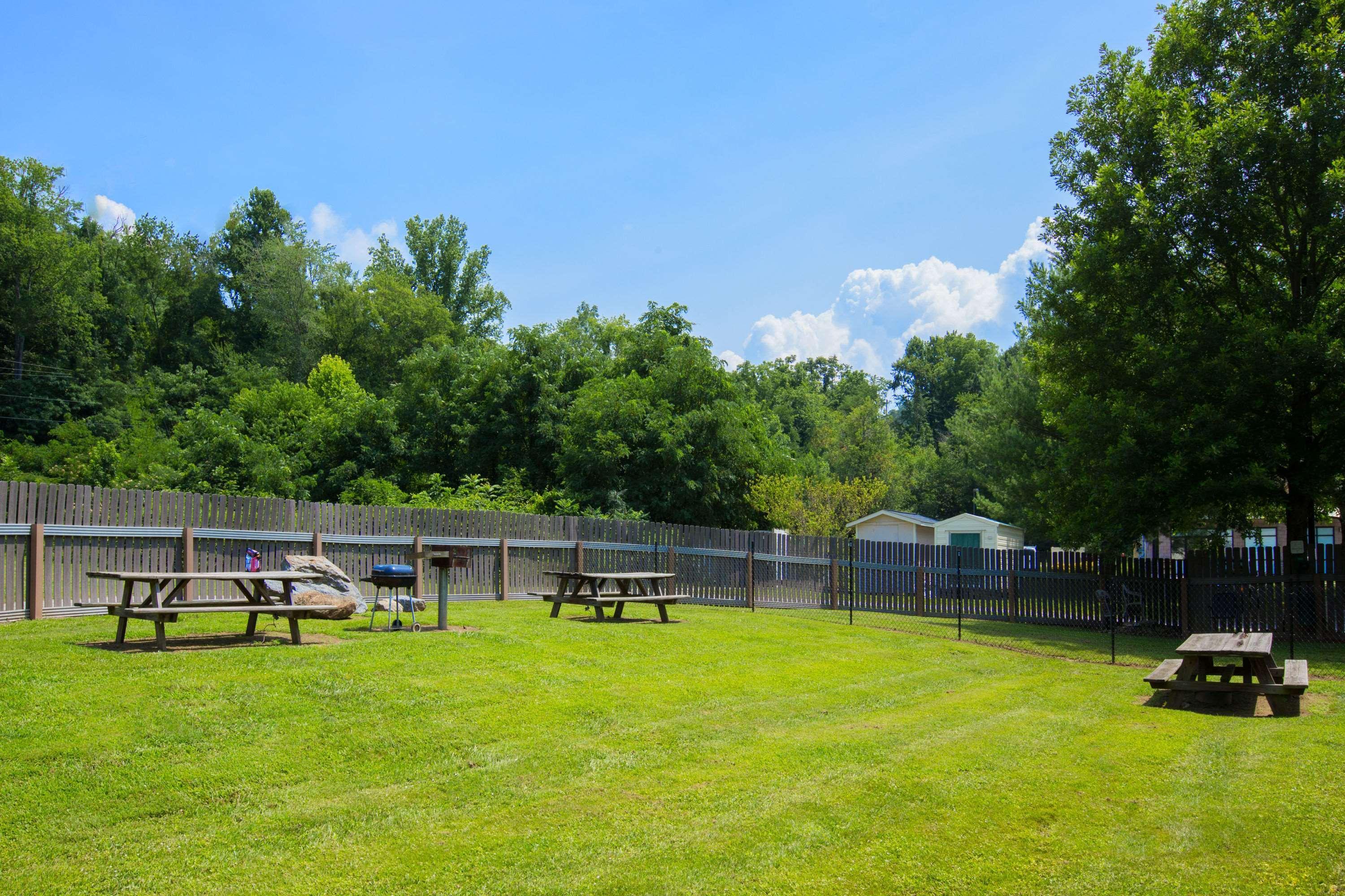 Microtel Inn & Suites By Wyndham Cherokee Exterior photo